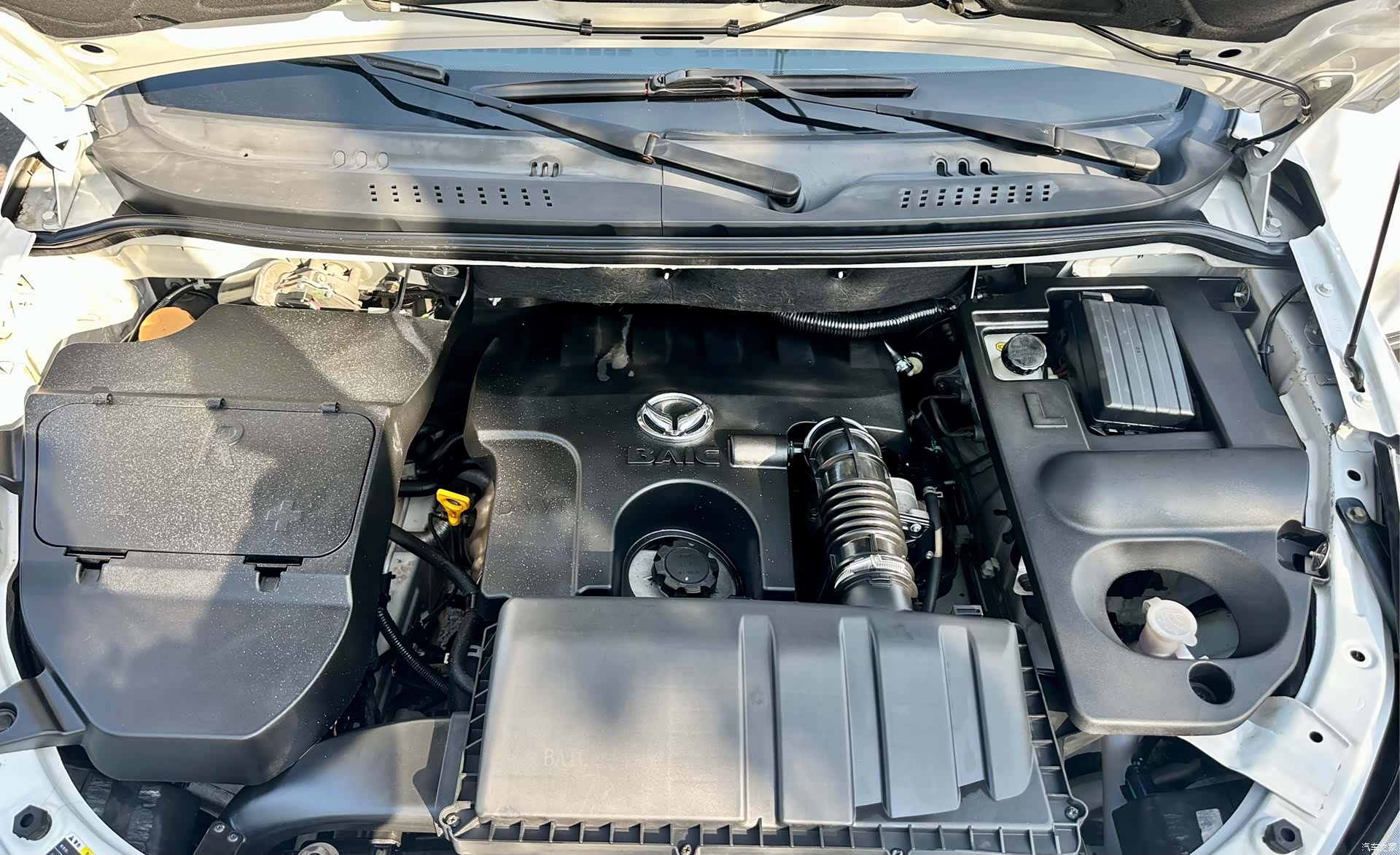 BAIC S3, 2015 37