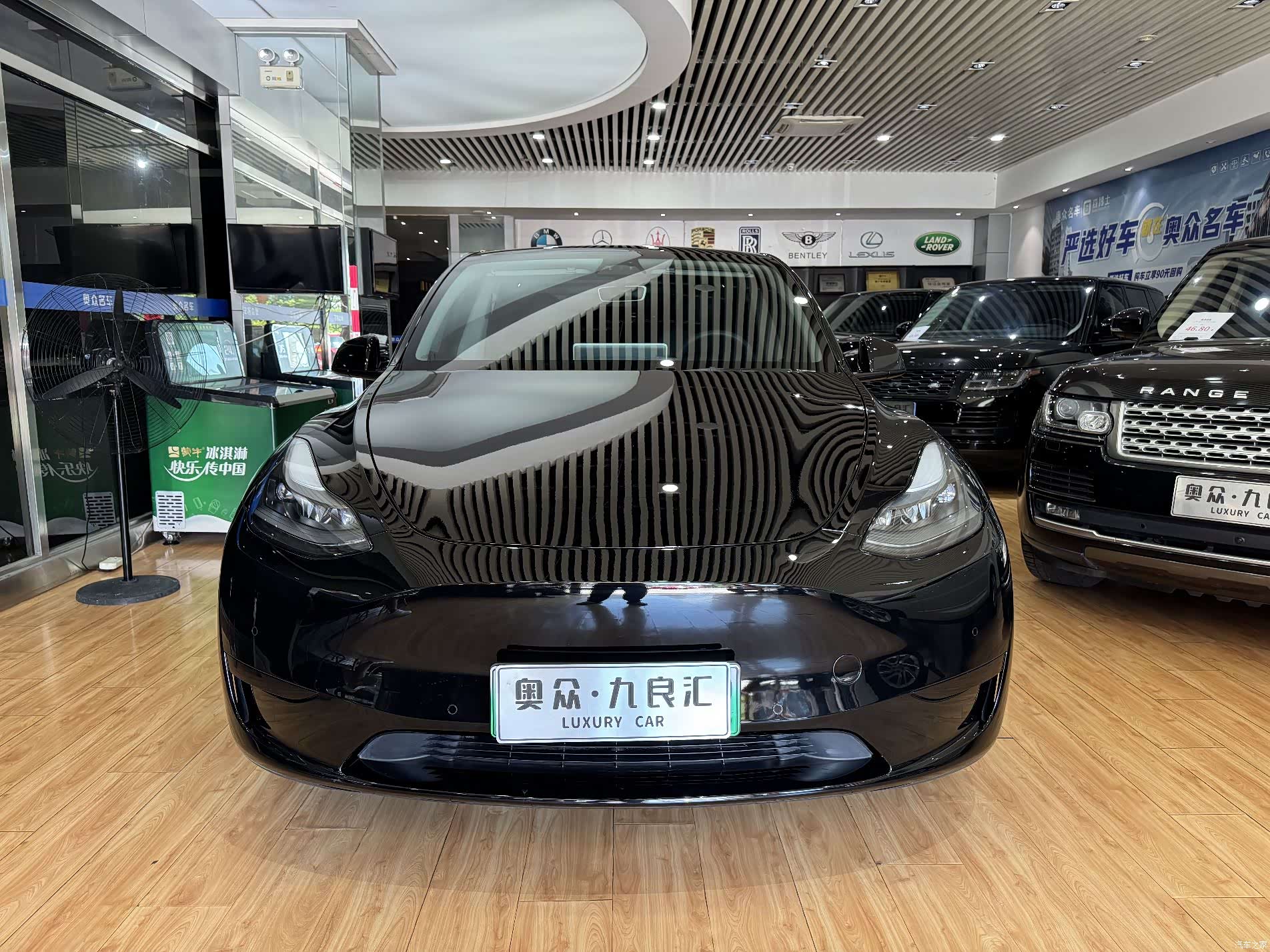 Tesla Model Y, 2023 2