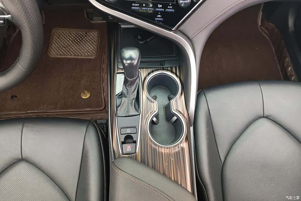 Toyota Camry, 2021 16