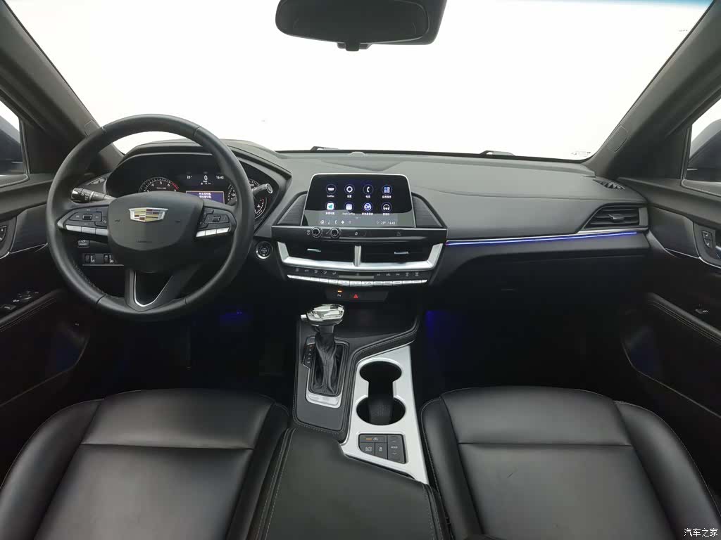 Cadillac CT4, 2021 все фото