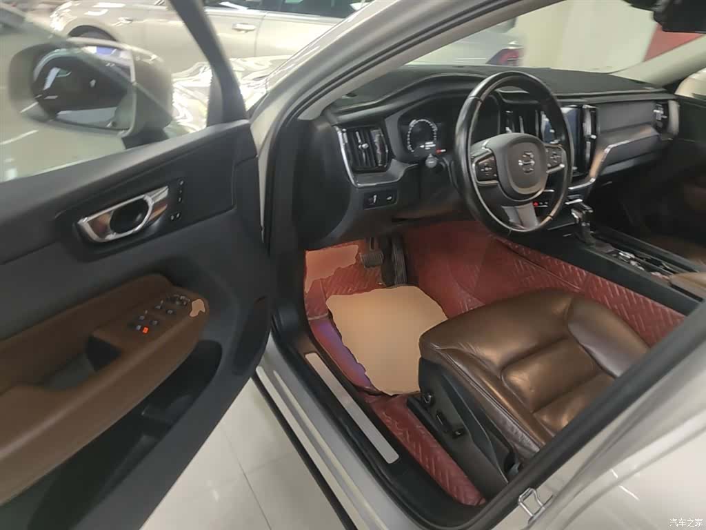 Volvo XC60, 2020 16