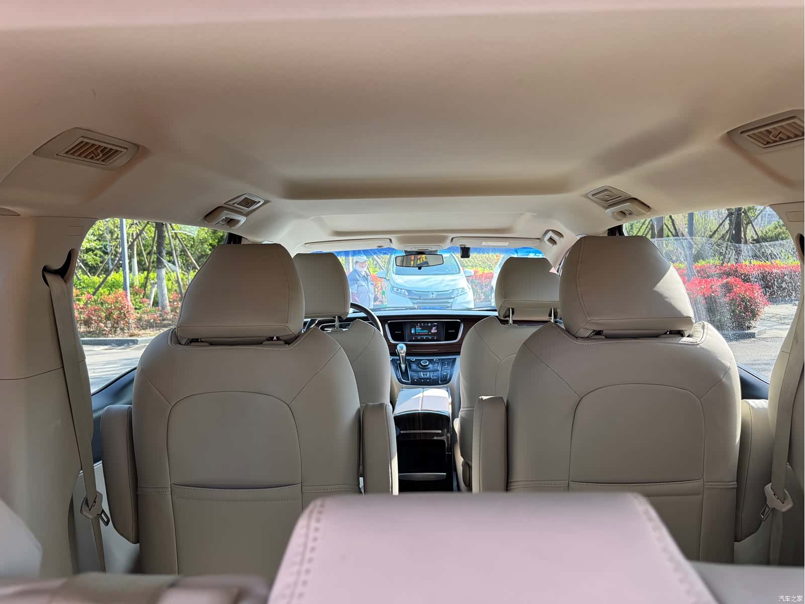 Buick GL8, 2018 10