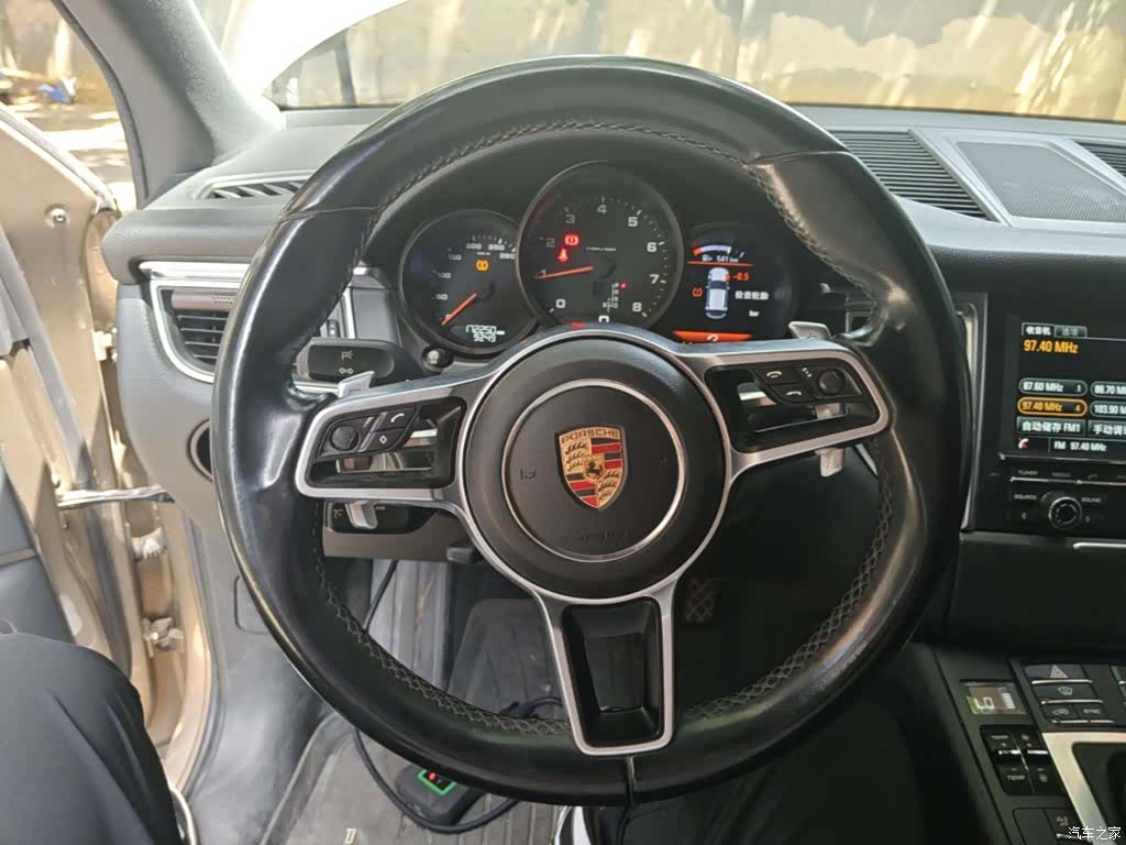 Porsche Macan, 2015 11