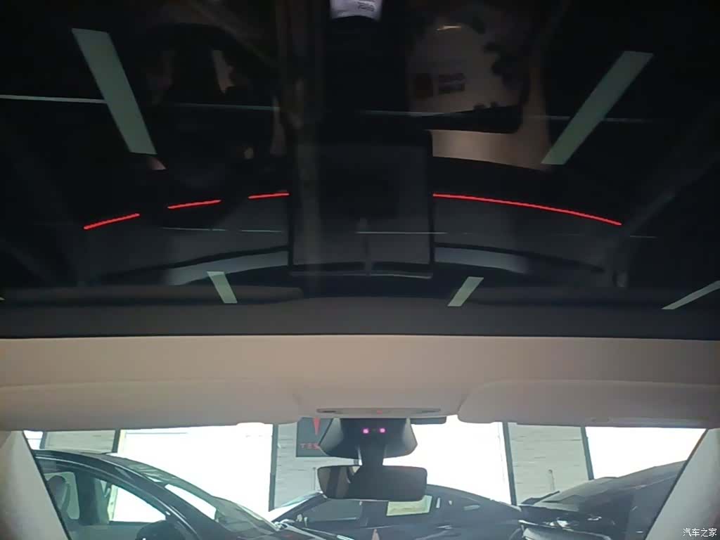 Tesla Model Y, 2025 18