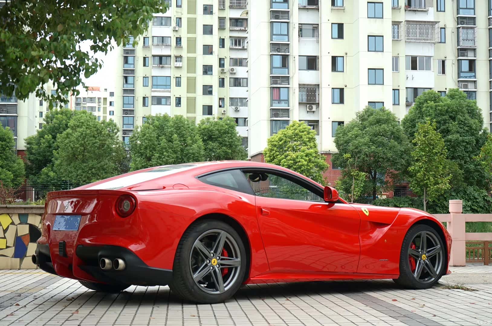Ferrari F12ber, 2016 3