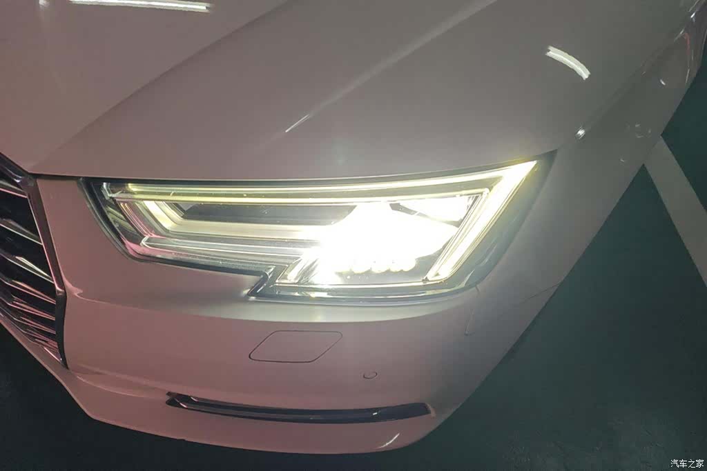 Audi A4L, 2017 все фото