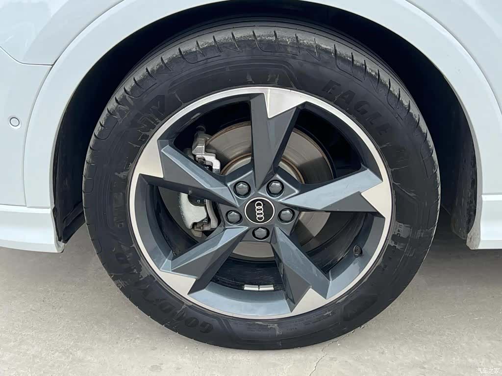 Audi Q3, 2023 все фото