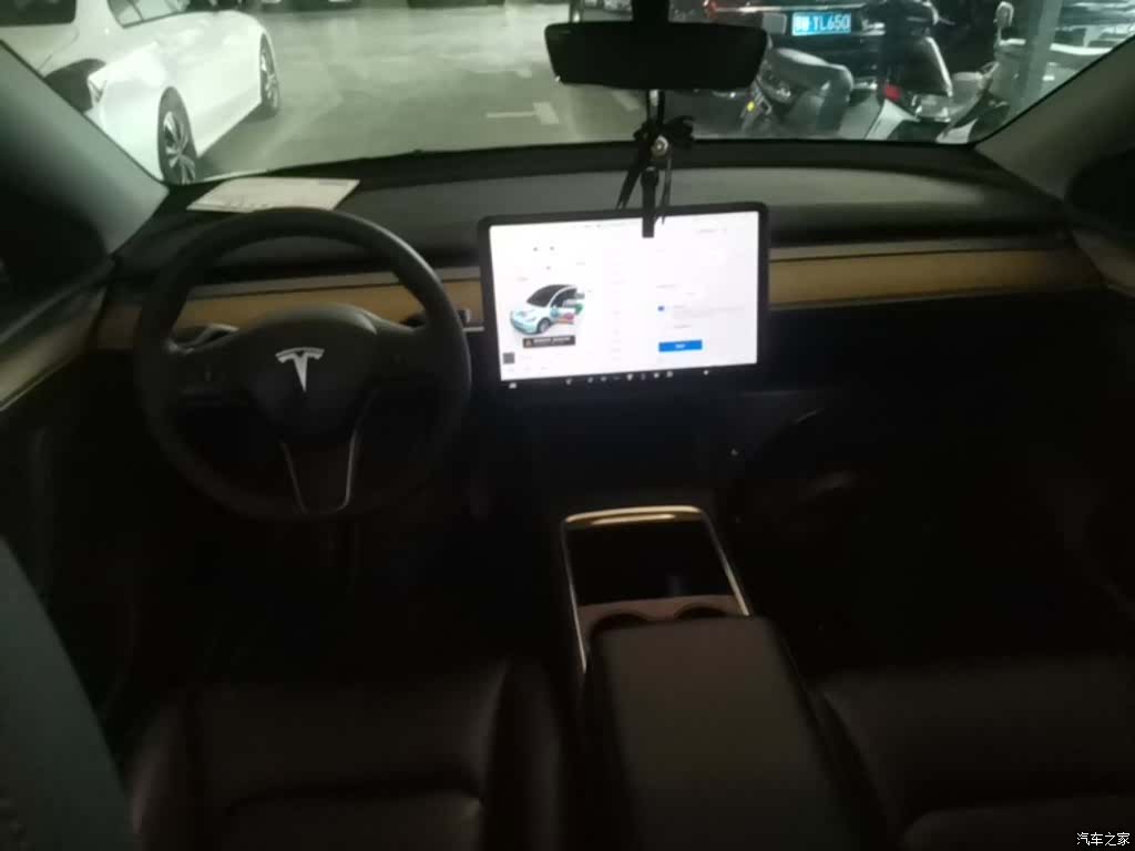 Tesla Model Y, 2023 10