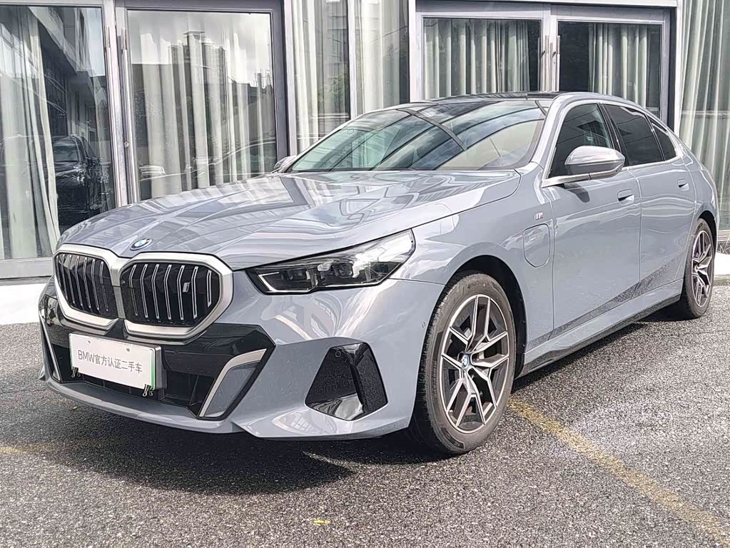 BMW i5