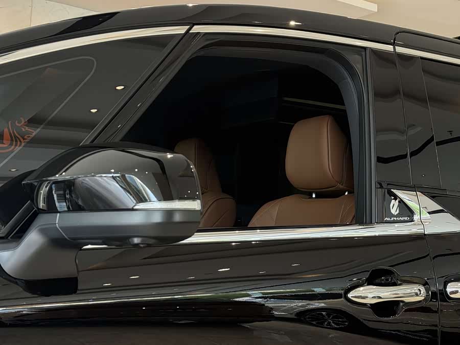 Toyota Alphard 2024, фото 4