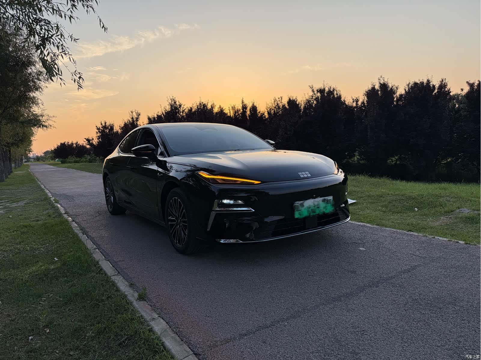 Geely 8, 2025 3