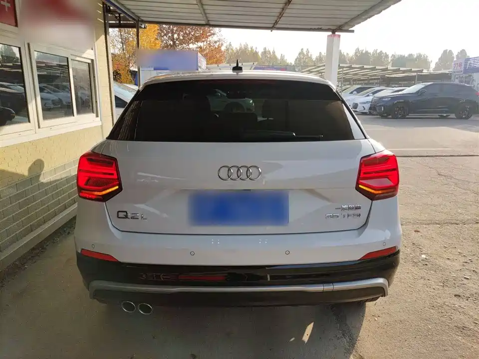 Audi Q2L