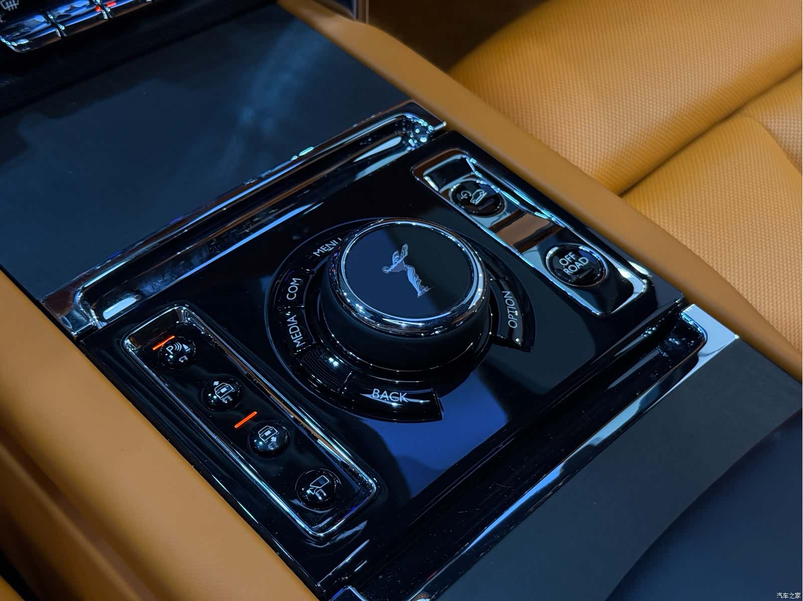 Rolls-Royce Cullinan, 2022 12