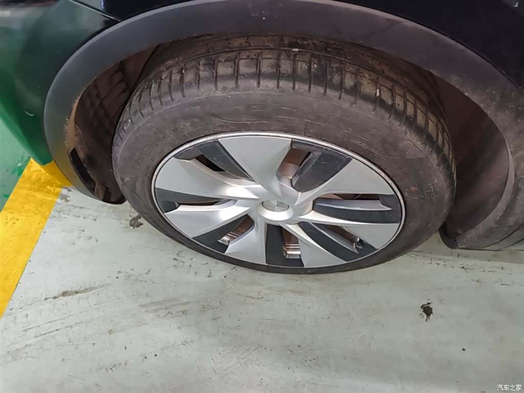 Tesla Model Y, 2023 23