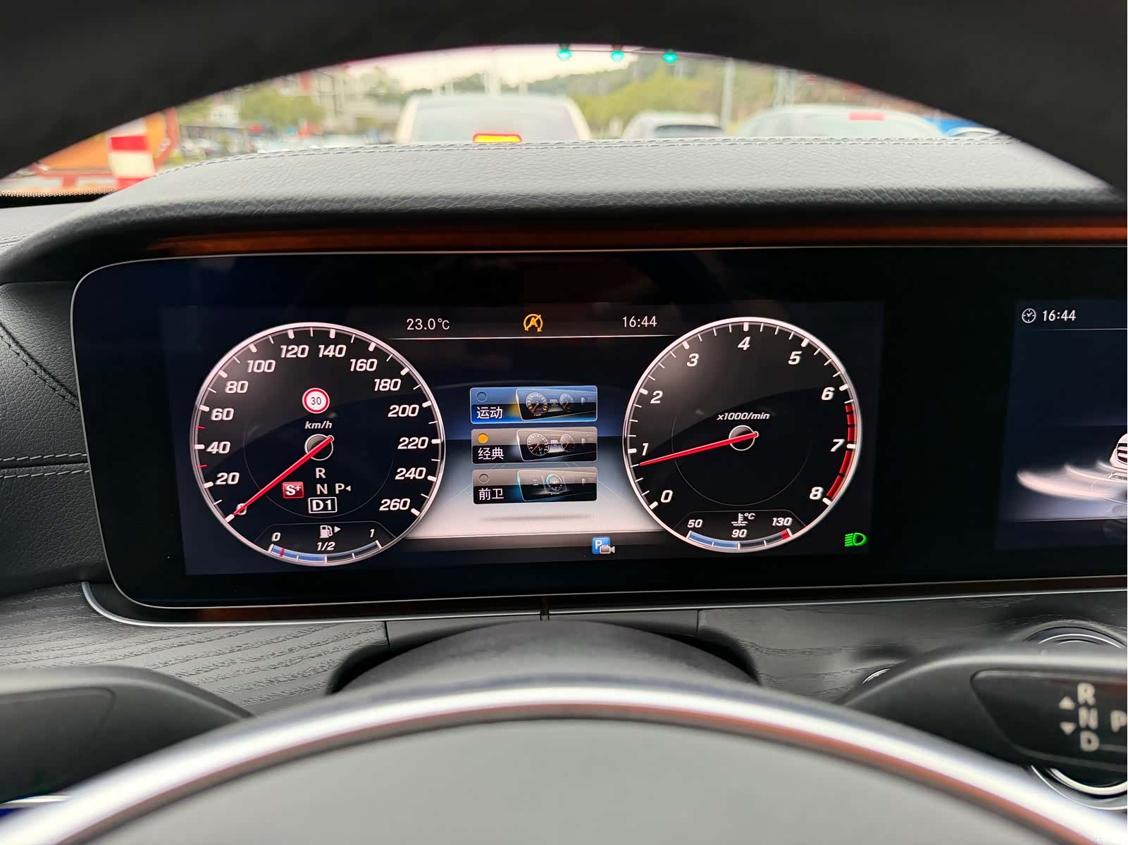 Mercedes-Benz E-Class, 2018 16