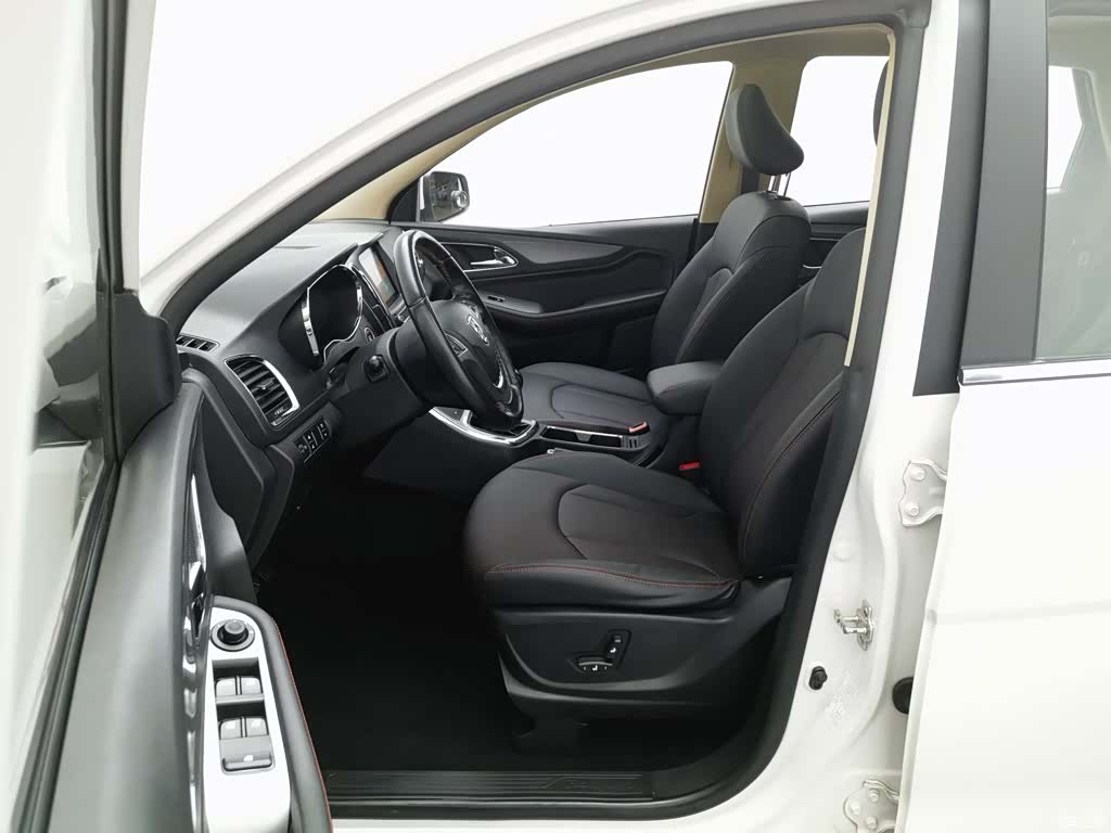 Wuling 560, 2016 10