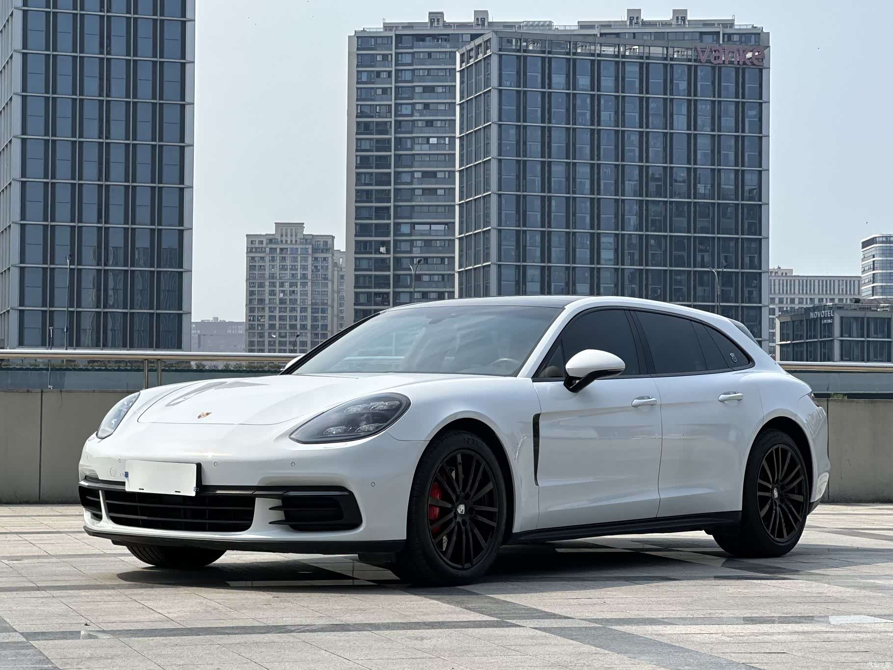 Porsche Panamera, 2018 1