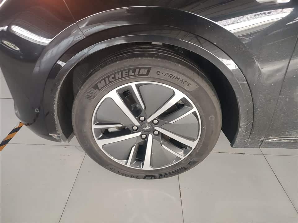 Li Auto Ideal L8