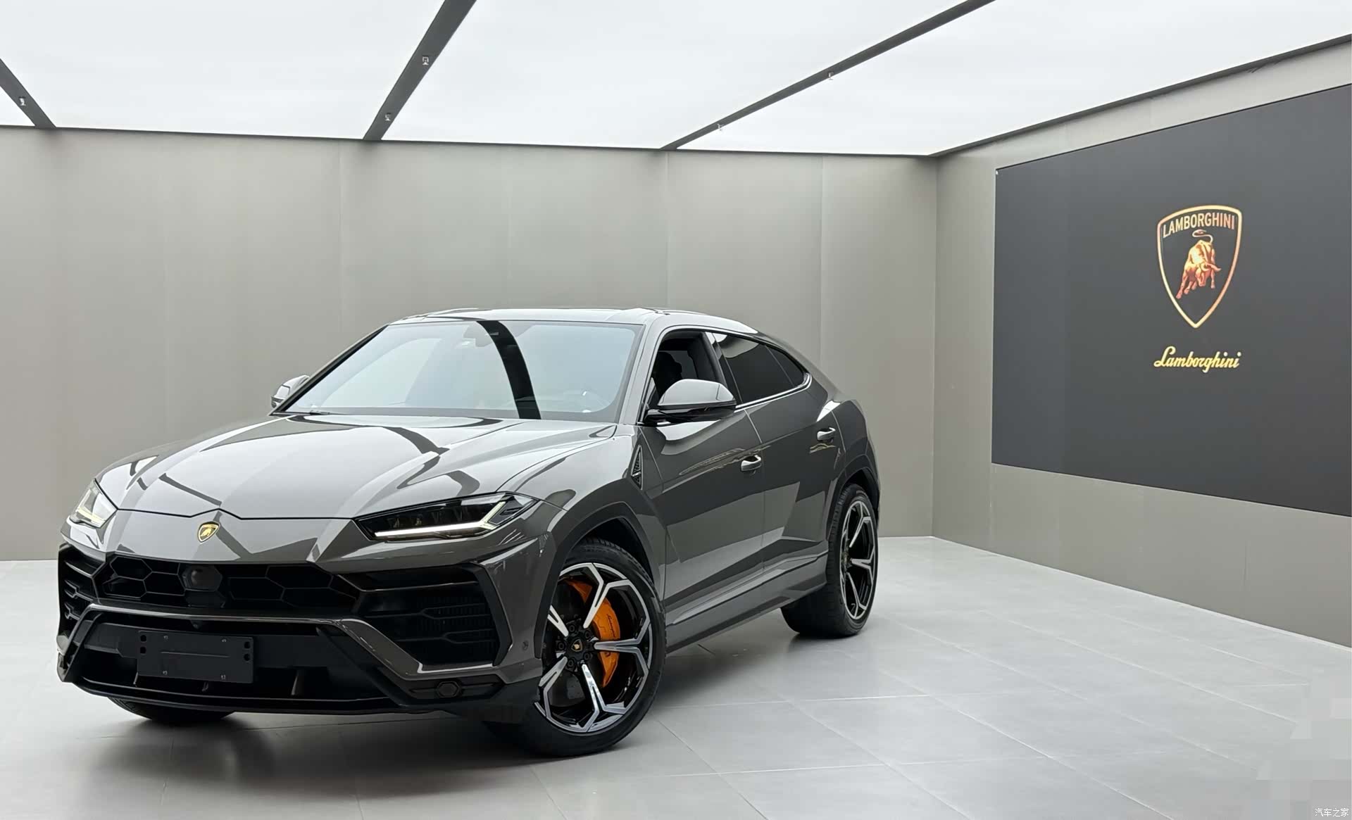 Lamborghini Urus, 2022 все фото