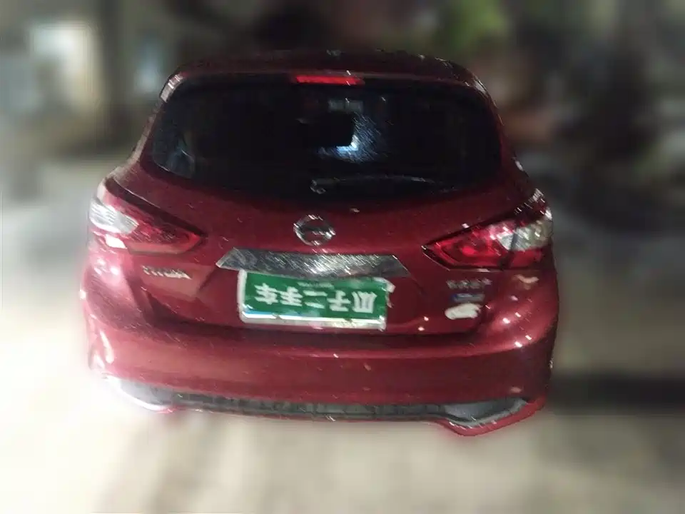 Nissan TIIDA