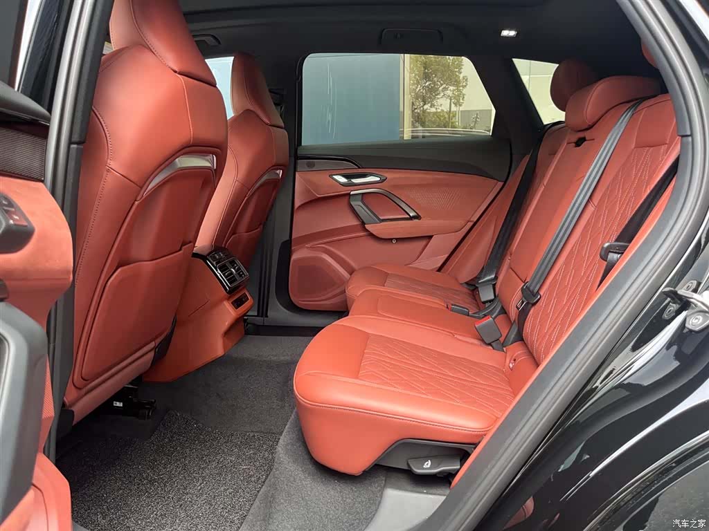 Audi Q5L, 2026 8