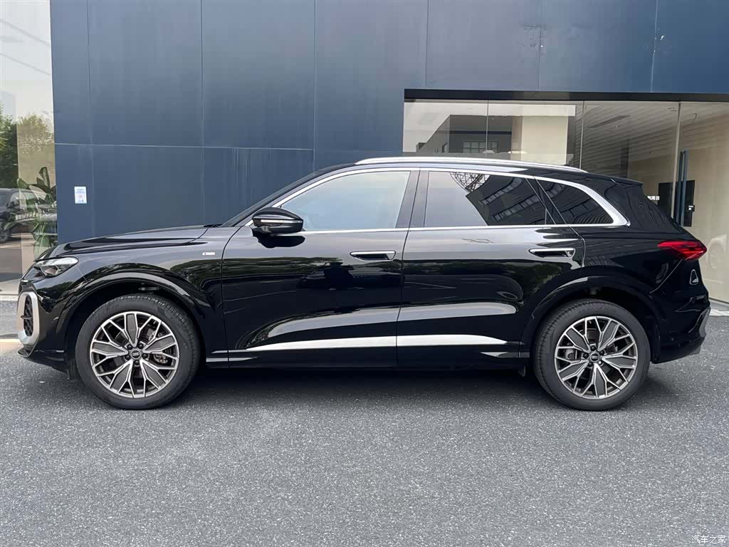 Audi Q5L, 2026 4
