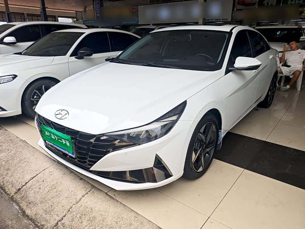 Hyundai Elantra
