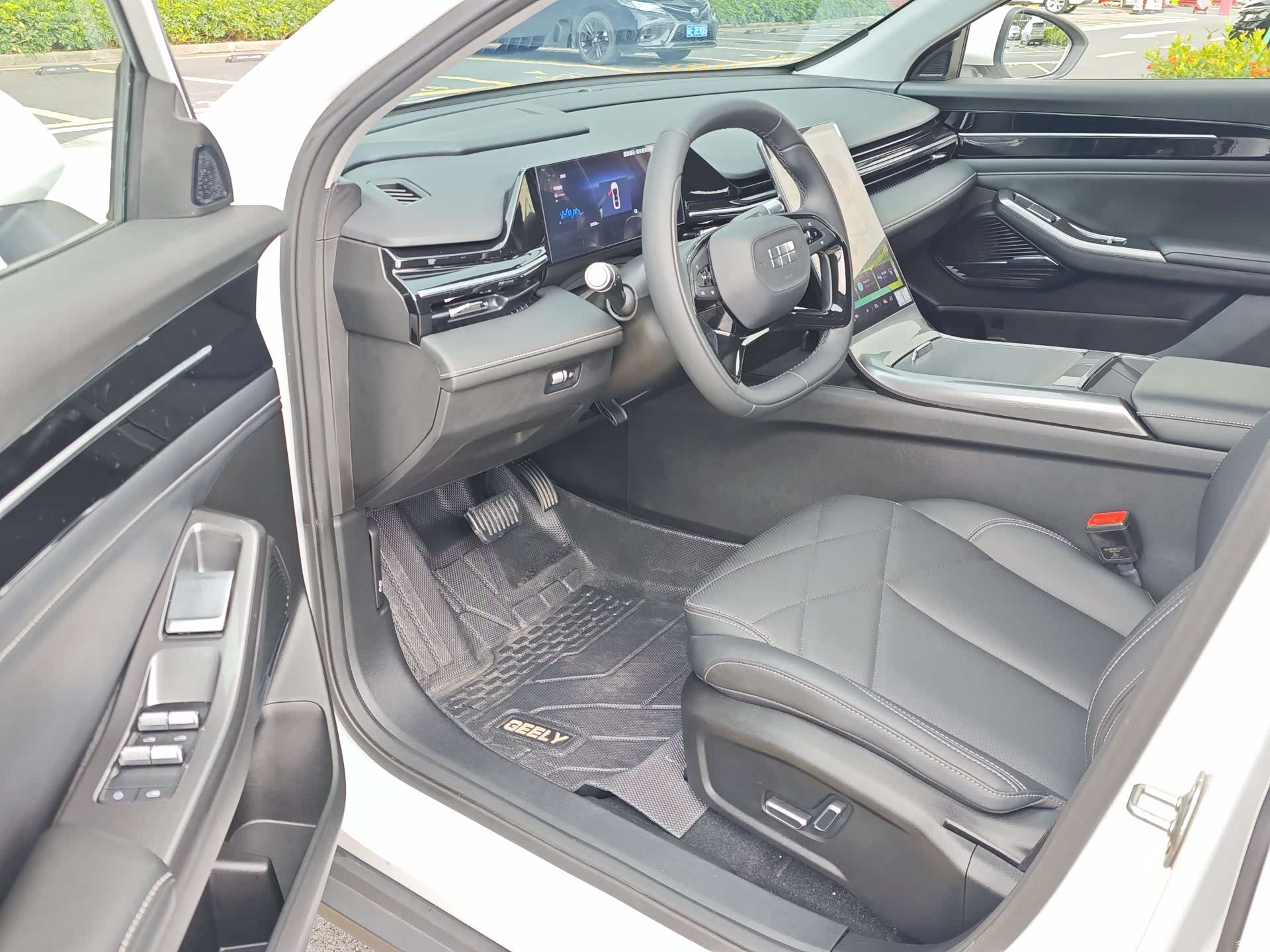 Geely Galaxy L6, 2024 7