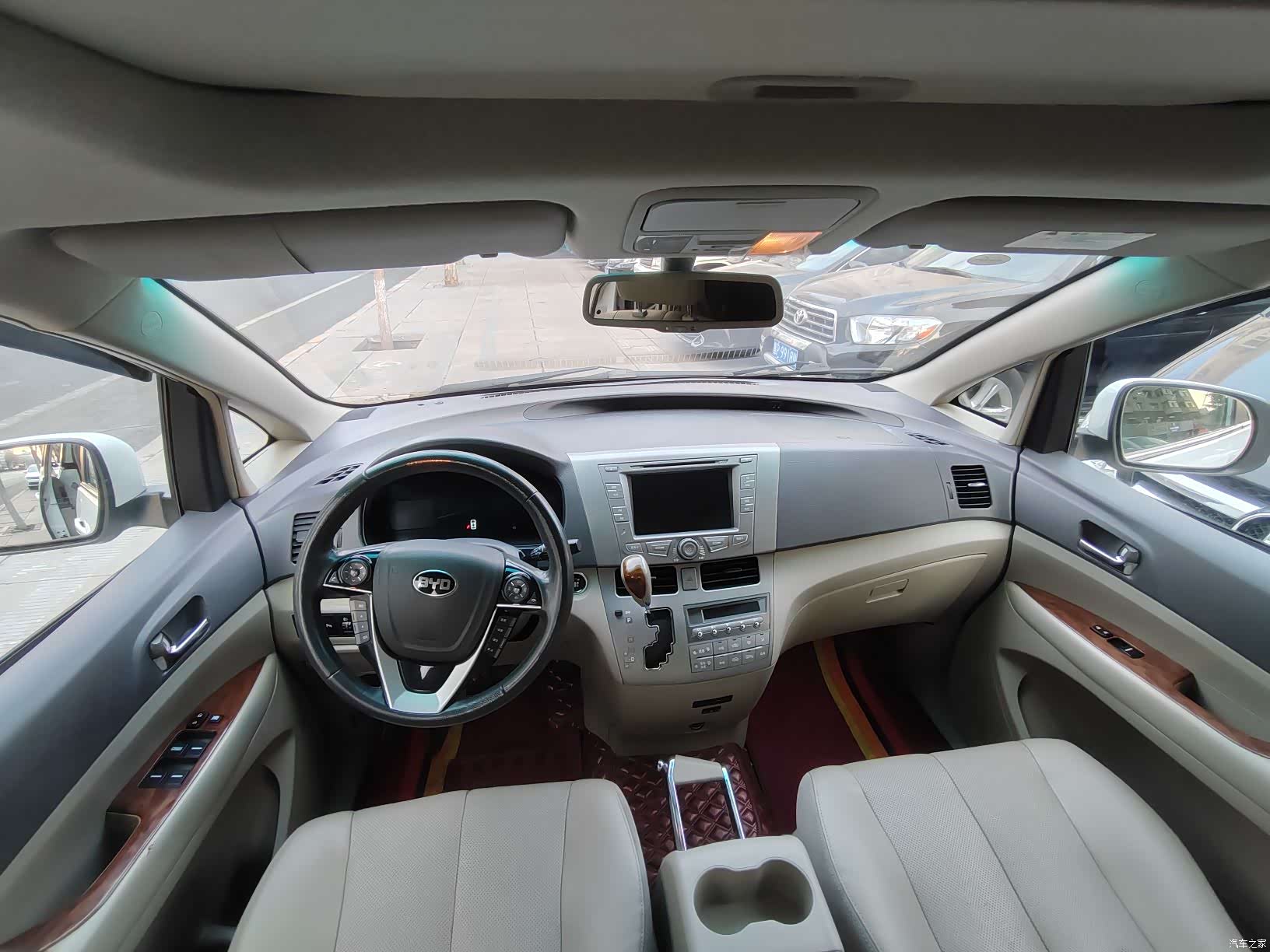 BYD M6, 2017 8