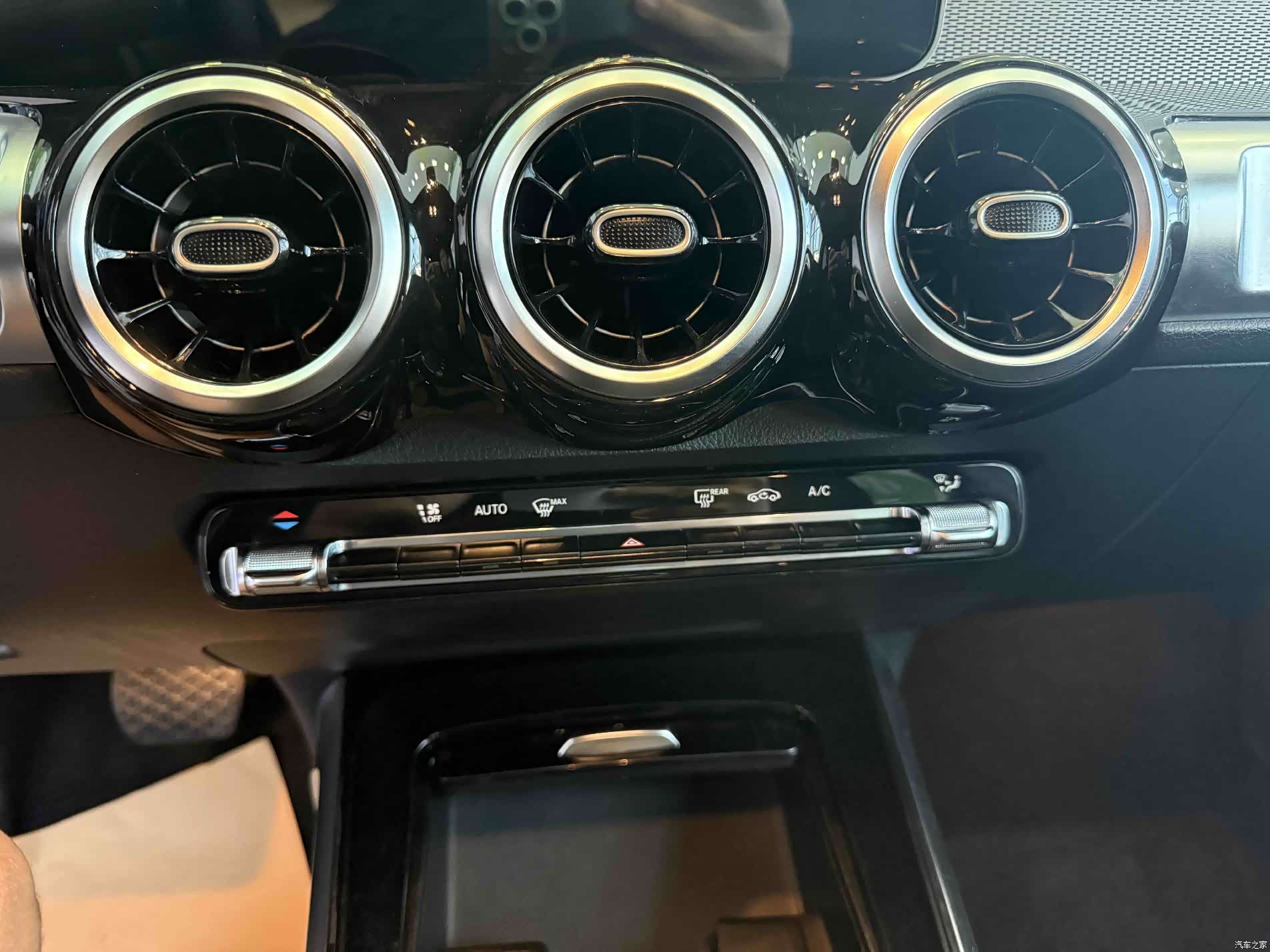 Mercedes-Benz GLB, 2020 14