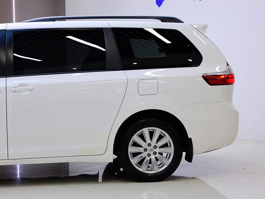 Toyota SIENNA 2017, фото 4