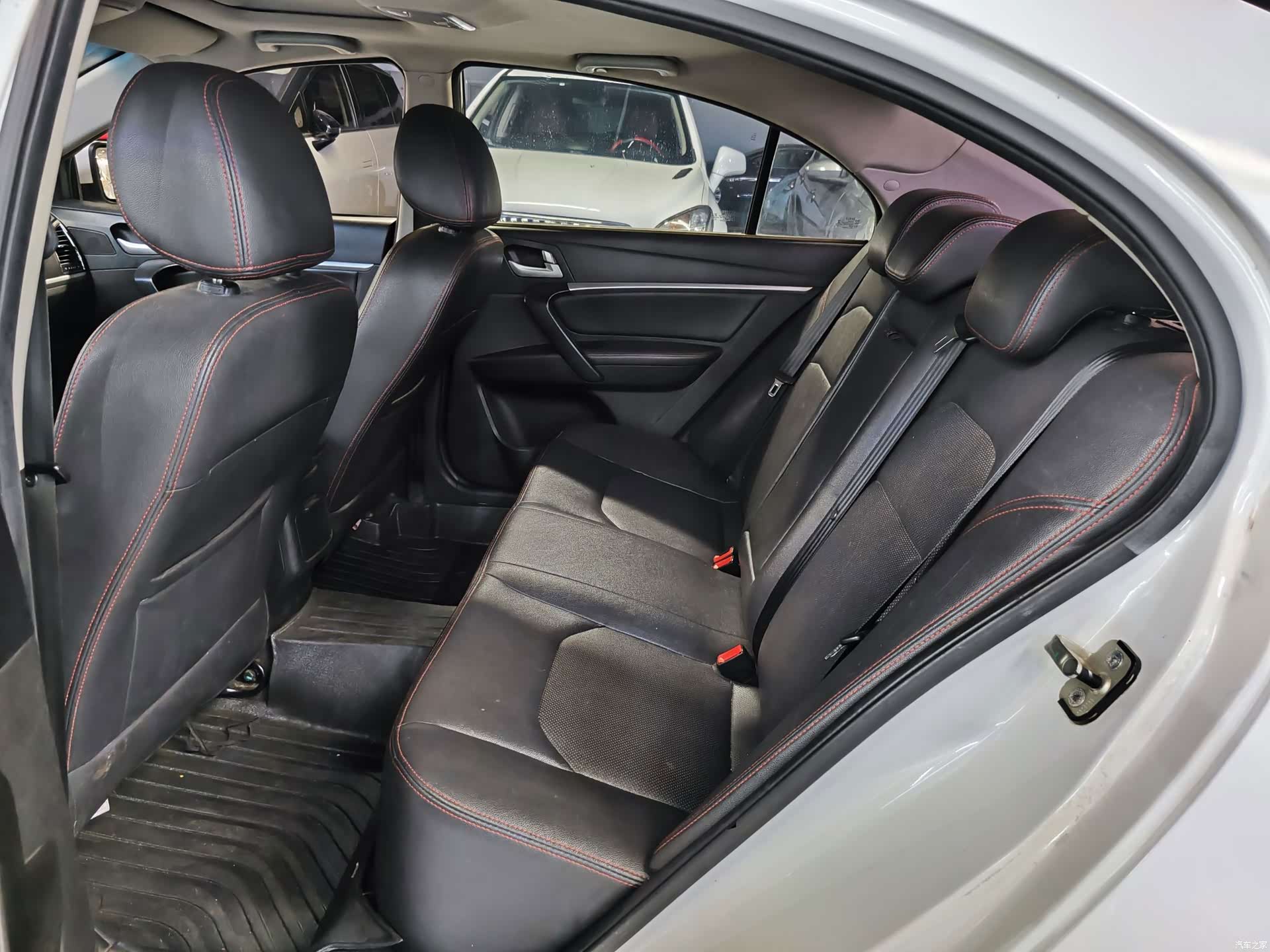 Geely Emgrand, 2015 9