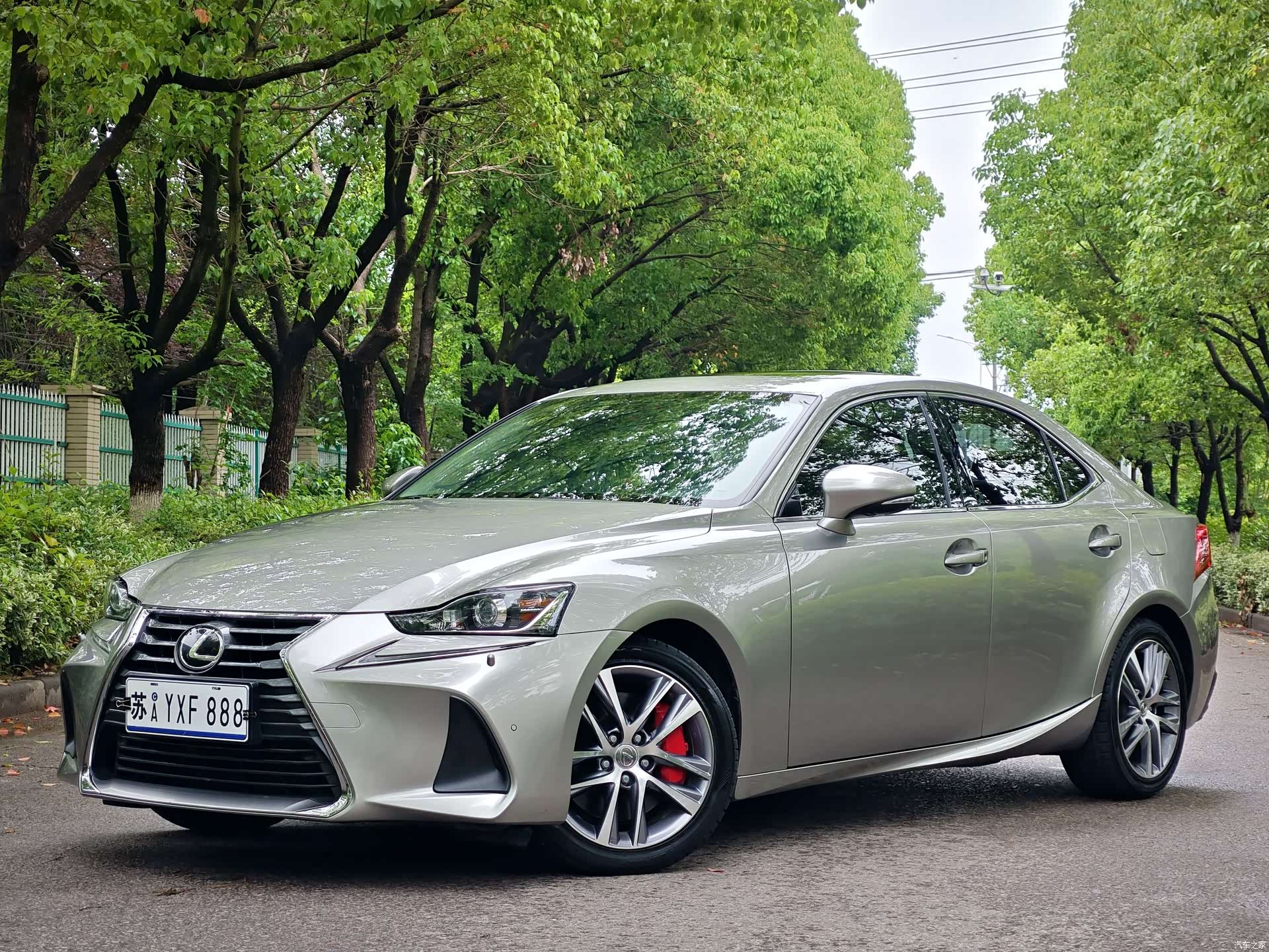 Lexus IS, 2019 1