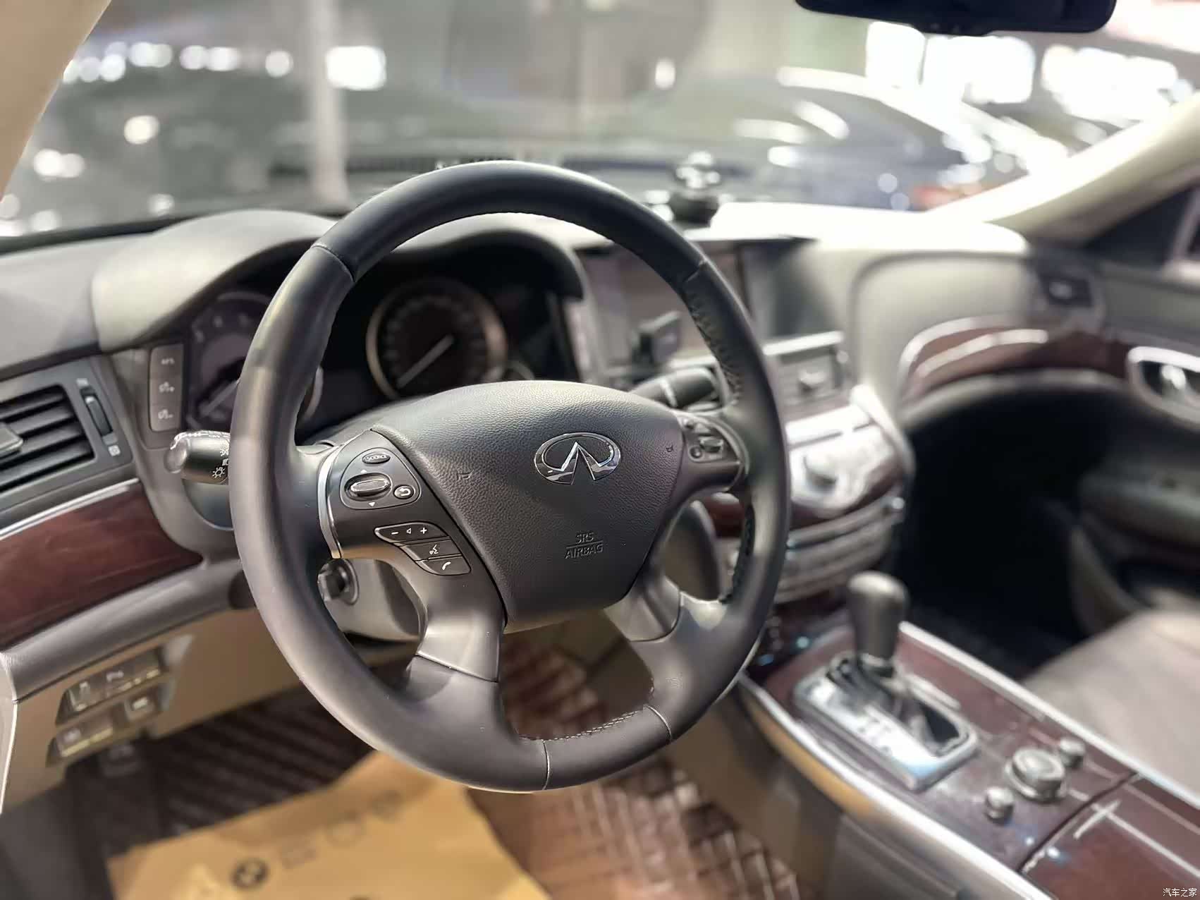 Infiniti Q70, 2014 17