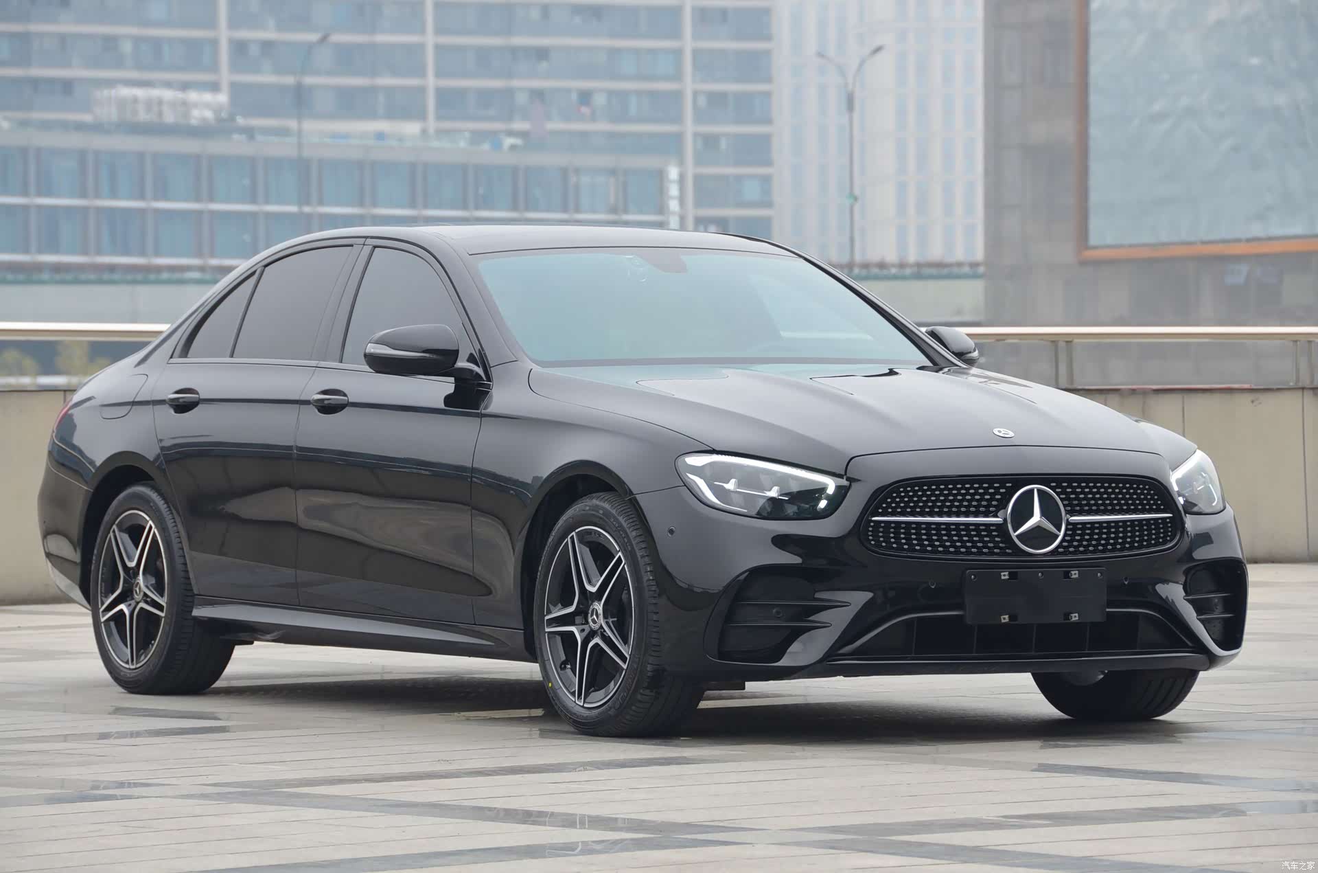 Mercedes-Benz E-Class, 2021 3
