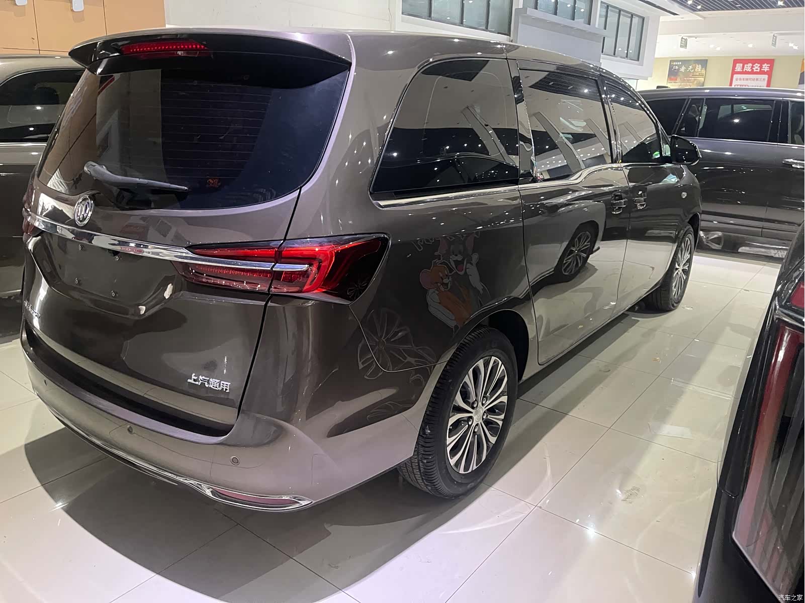 Buick GL8, 2023 10