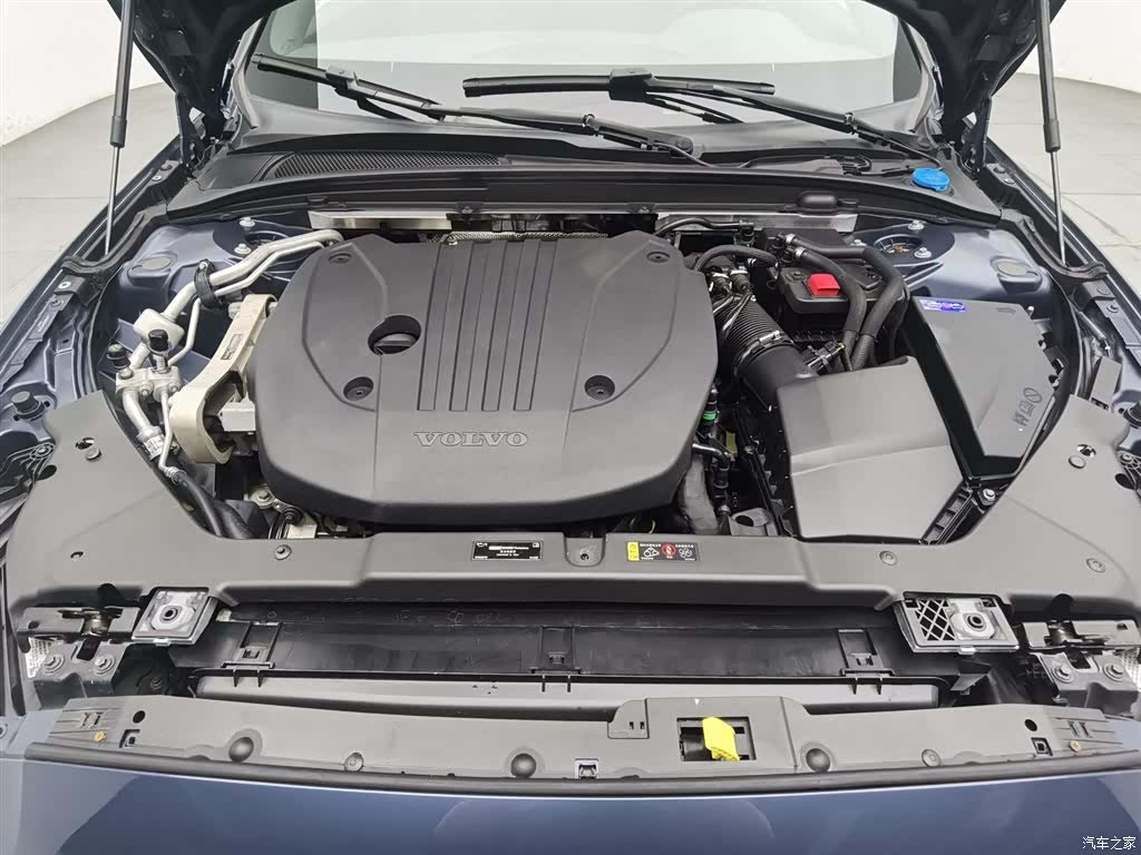 Volvo S60, 2022 6