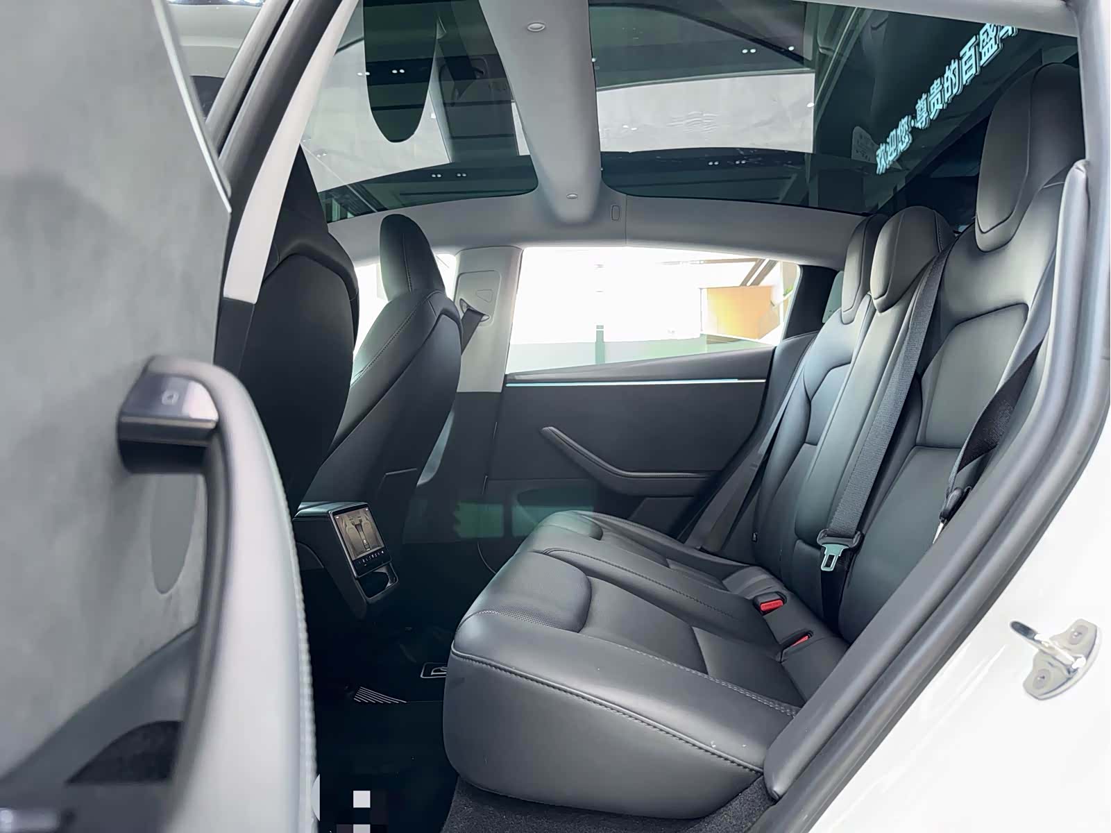 Tesla Model 3, 2023 все фото