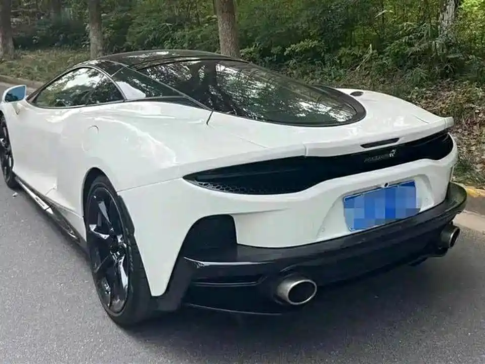 McLaren GT