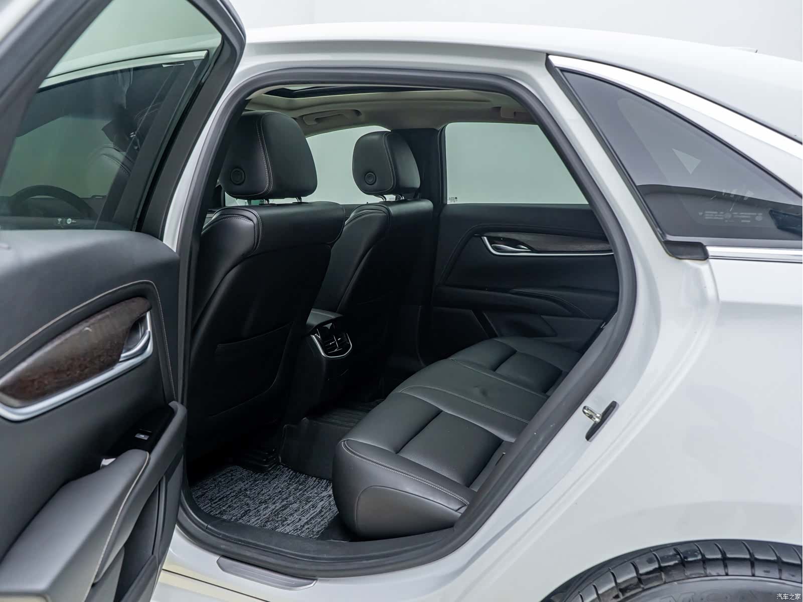 Cadillac XTS, 2019 9