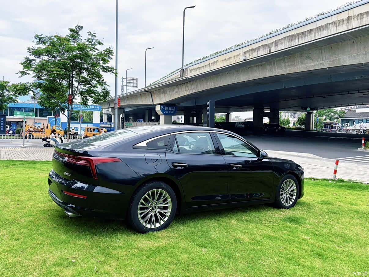 Bestune B70, 2022 4