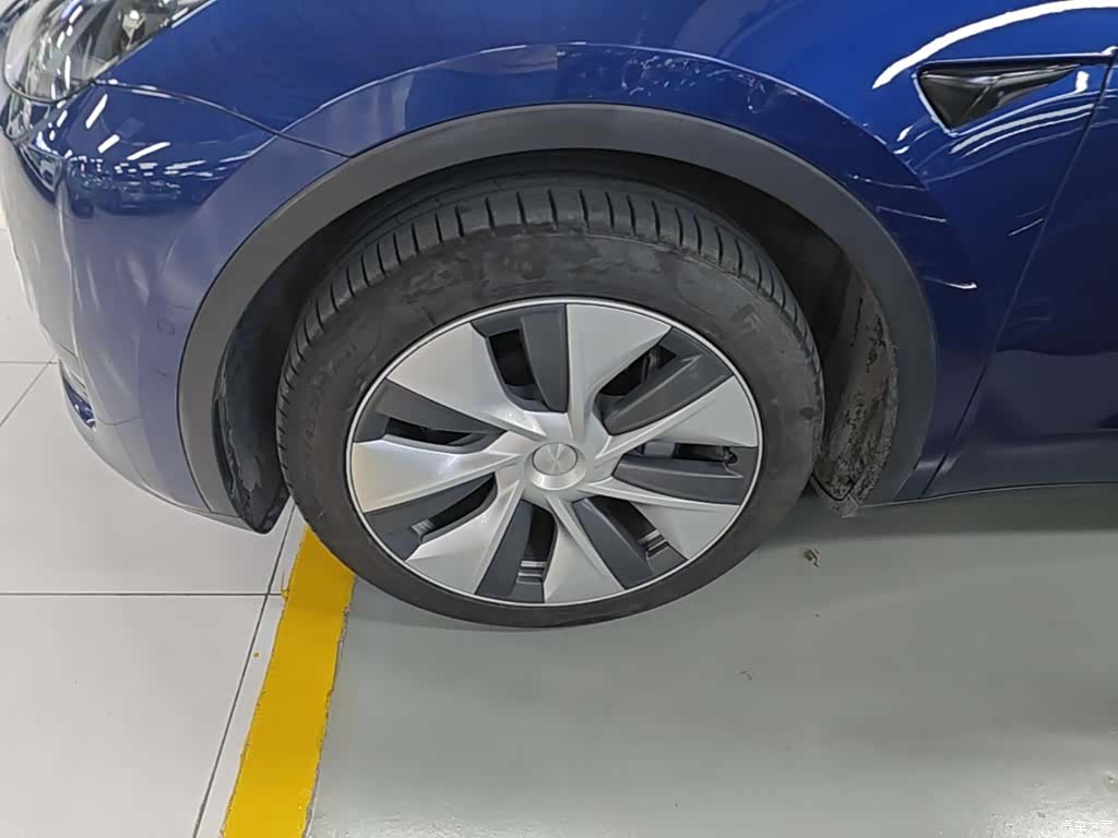 Tesla Model Y, 2022 25