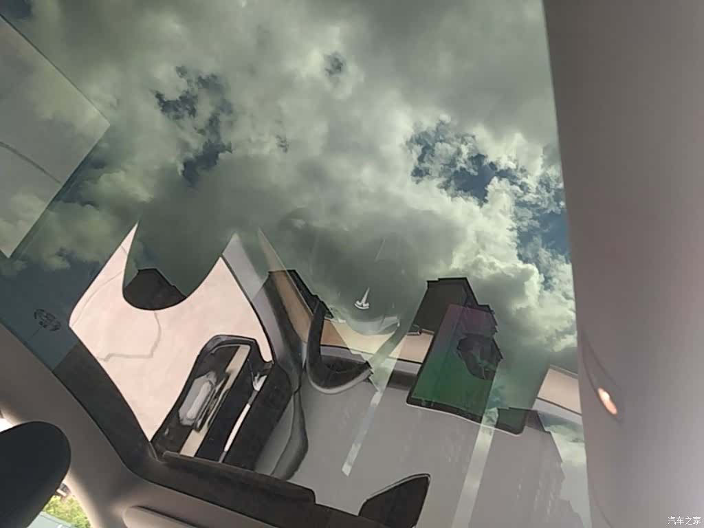 Tesla Model Y, 2023 18