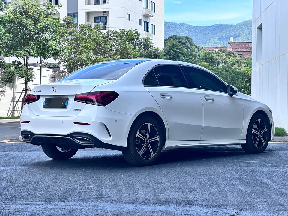 Mercedes-Benz Class A Mercedes-Benz Class A