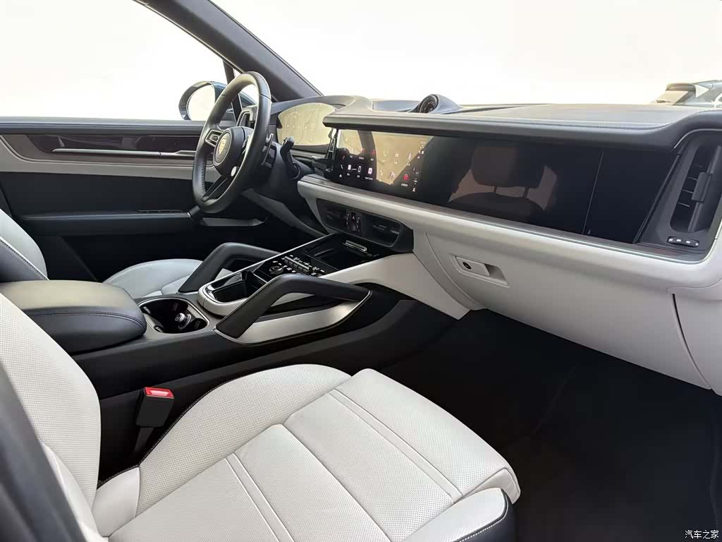 Porsche Cayenne, 2025 11