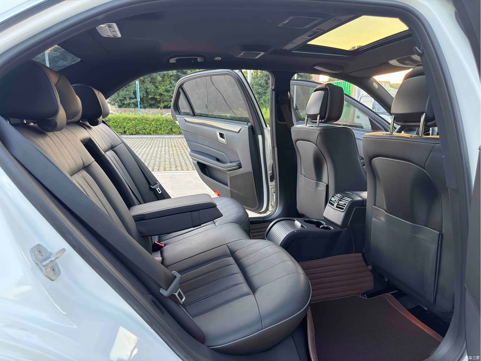 Mercedes-Benz E-Class, 2015 10