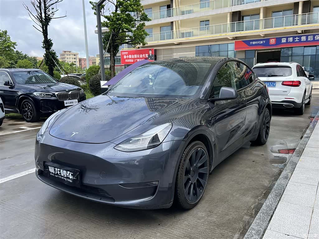 Tesla Model Y, 2021 1