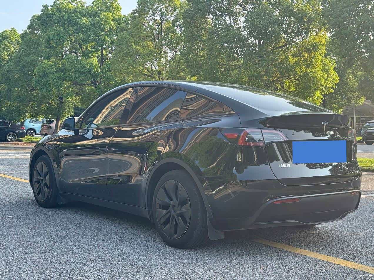 Tesla Model Y, 2023 17