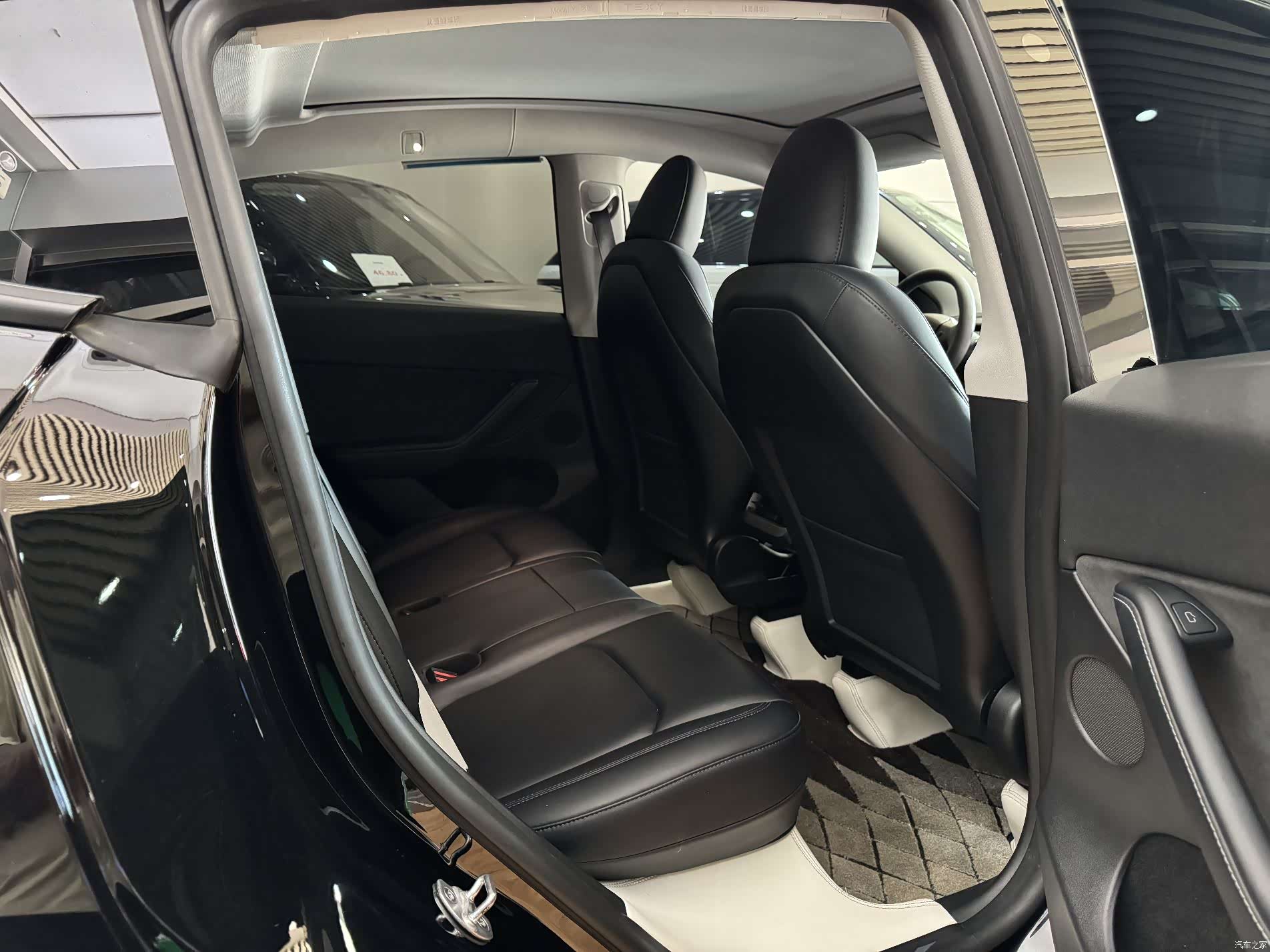 Tesla Model Y, 2023 9