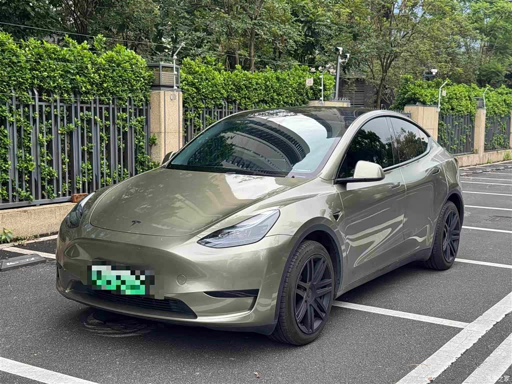 Tesla Model Y, 2024 1